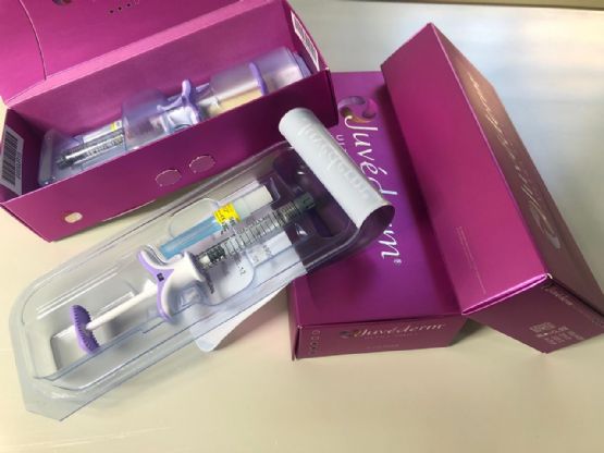 Xhel per fryrje buzesh me acidi hialuronik dhe me lidokaine, anestetik lokal per buzet, mbushes dermal Juvederm Smile qe injektohet ne buze, nga Klinika Dermatologjike Venus, Dr Brunilda Bardhi